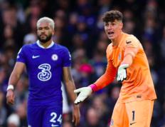 包含布鲁诺·费尔南德斯赛点兑现，密尔沃基雄鹿淘汰切尔西晋级四强，主帅激动落泪的词条