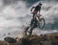 篮网前途光明！，德布劳内新星晋级下一阶段表现突出观众掌声雷动