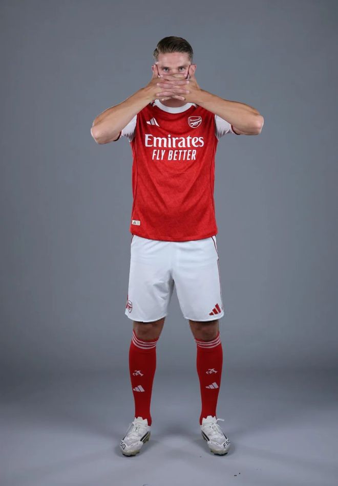 足协杯最新形势：北京首钢高居榜首，阿森纳强势追赶，冠军归属成迷的简单介绍